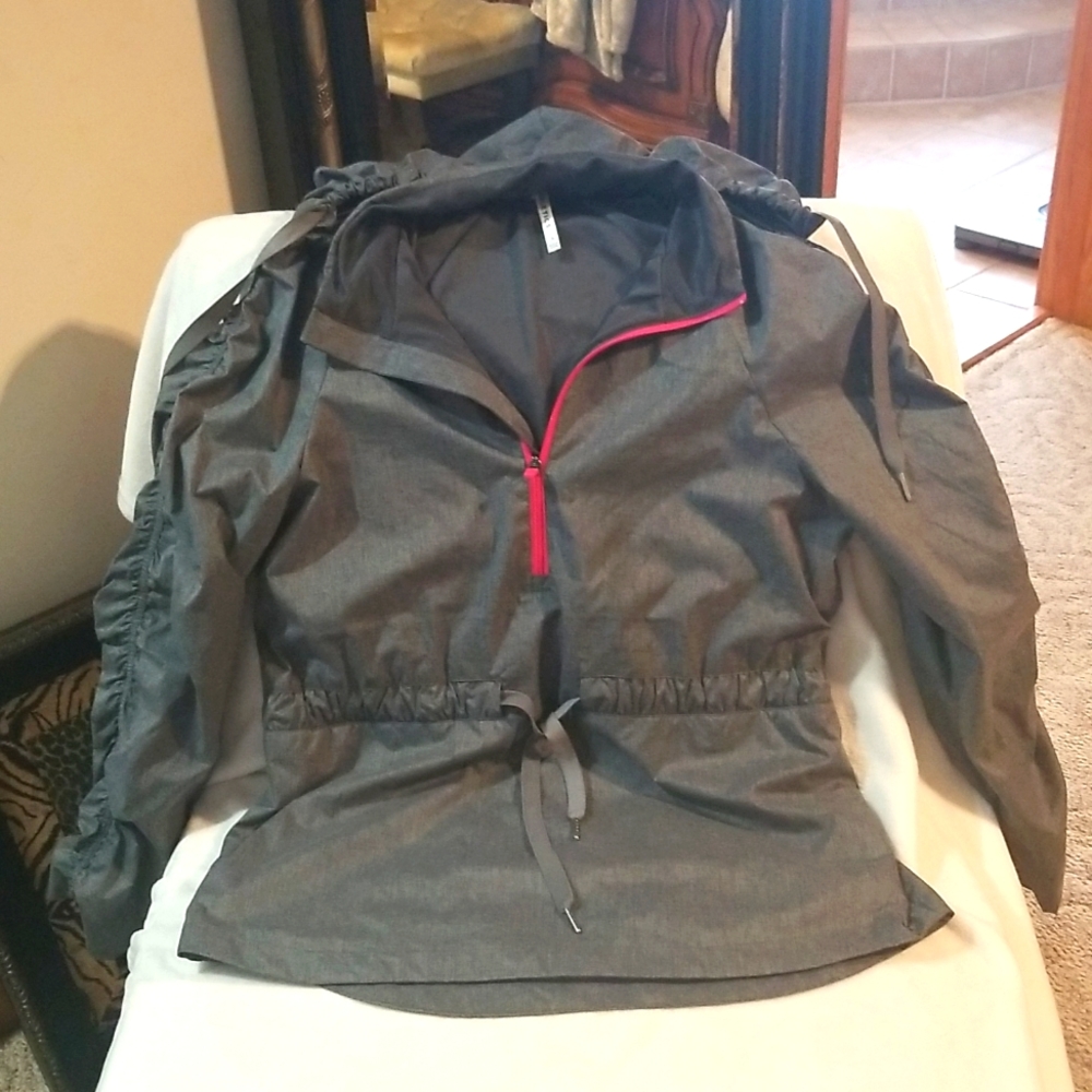 Fabletics Size Large Danielle Pullover Rain Jacket - image 1